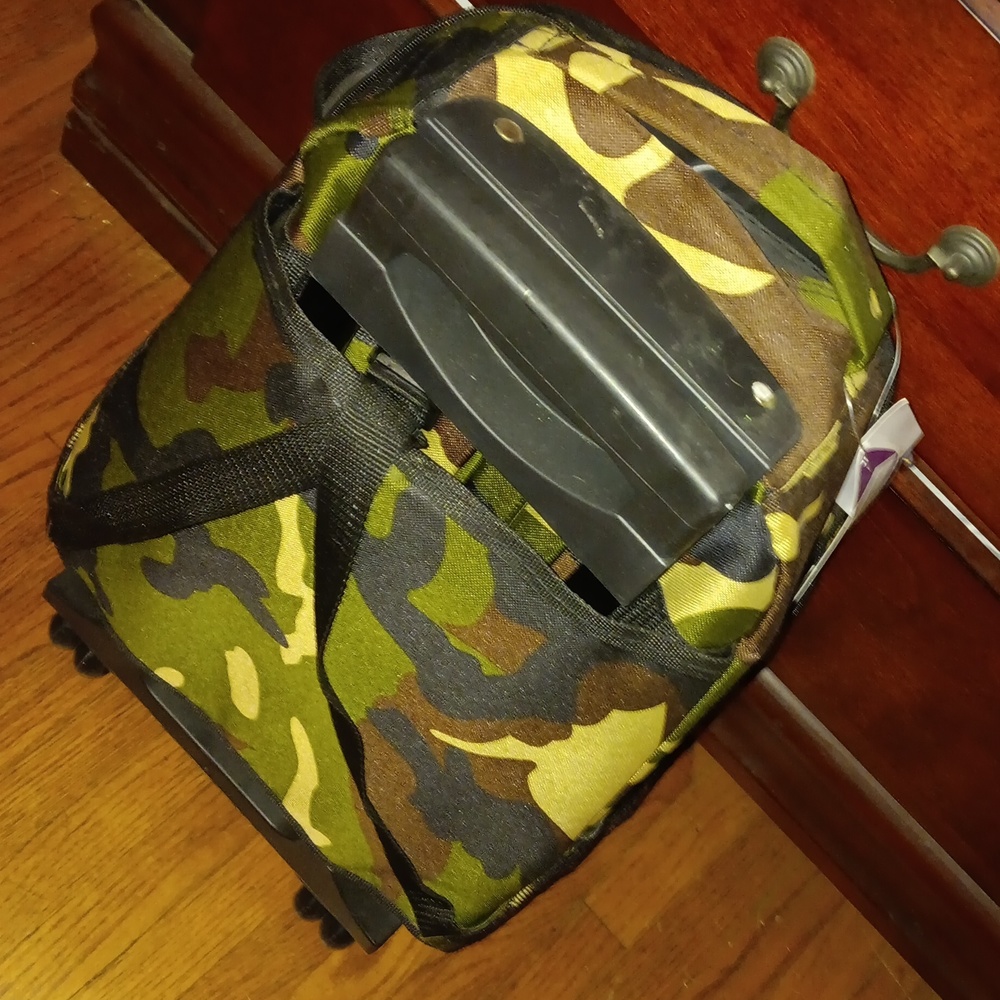 Rockland rolling backpack - Picture 3 of 6